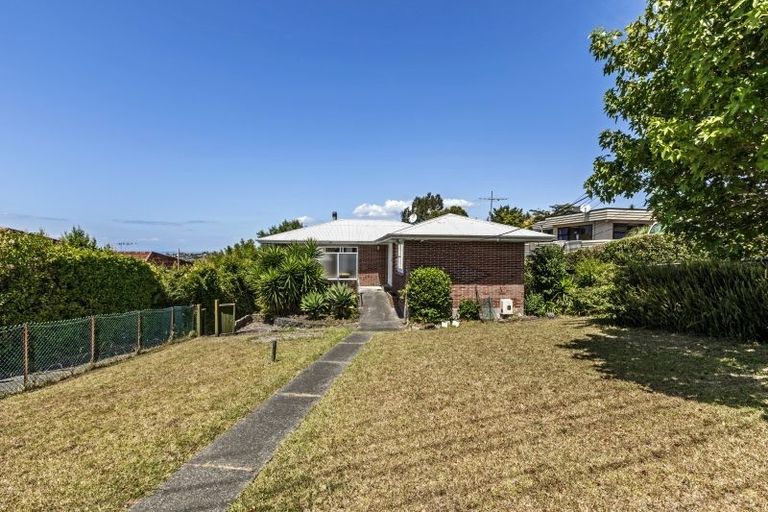 Photo of property in 98a Arran Road, Browns Bay, Auckland, 0630