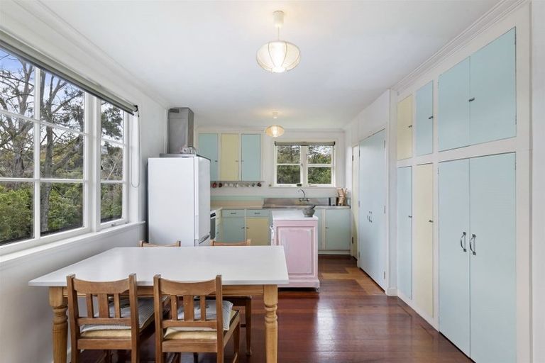 Photo of property in 2 Serwayne Place, Sunnyvale, Auckland, 0612