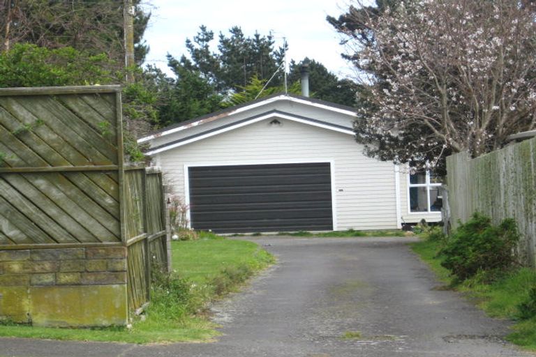 Photo of property in 94 Pioneer Road, Moturoa, New Plymouth, 4310