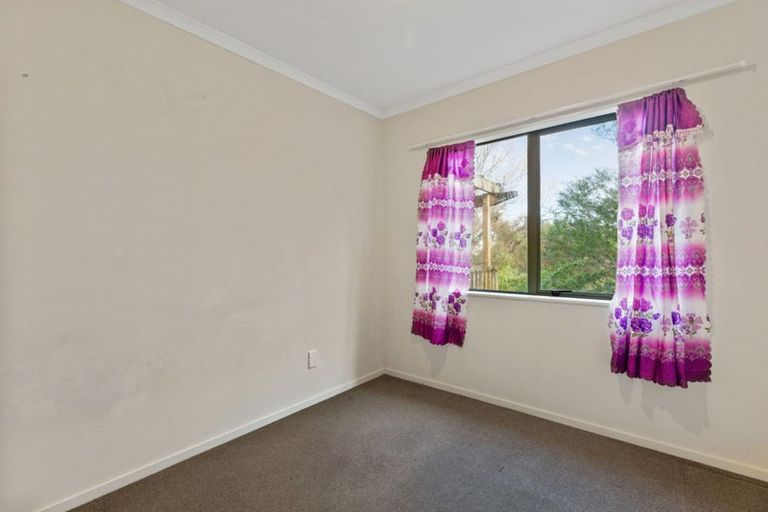 Photo of property in 15 Edwin Freeman Place, Ranui, Auckland, 0612
