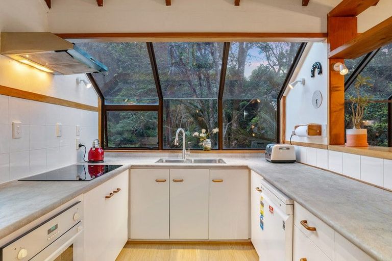 Photo of property in 8 Selwyn Avenue, Glen Eden, Auckland, 0602