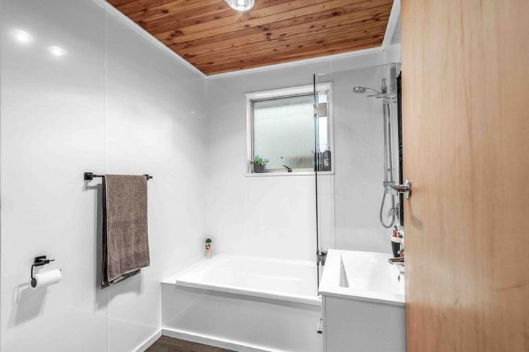 Photo of property in 45 Watt Road, Otatara, Invercargill, 9879