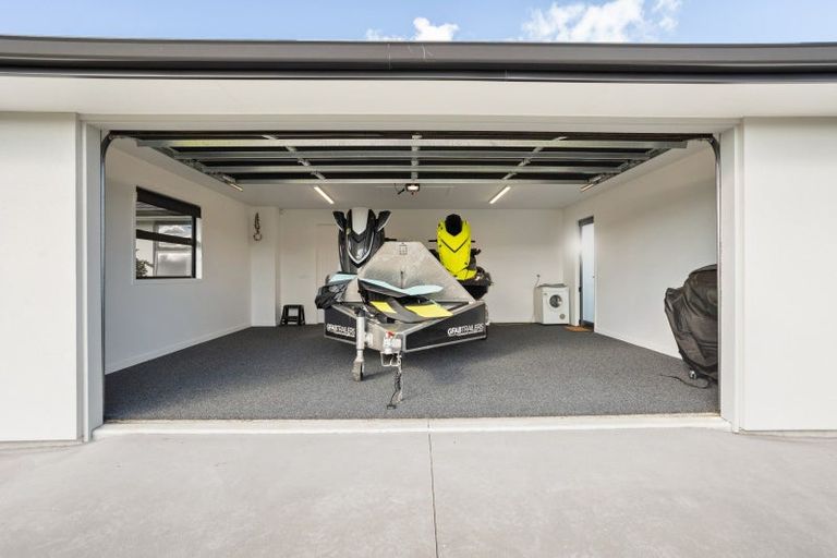 Photo of property in 2 Ngaroma Crescent, Whitianga, 3510