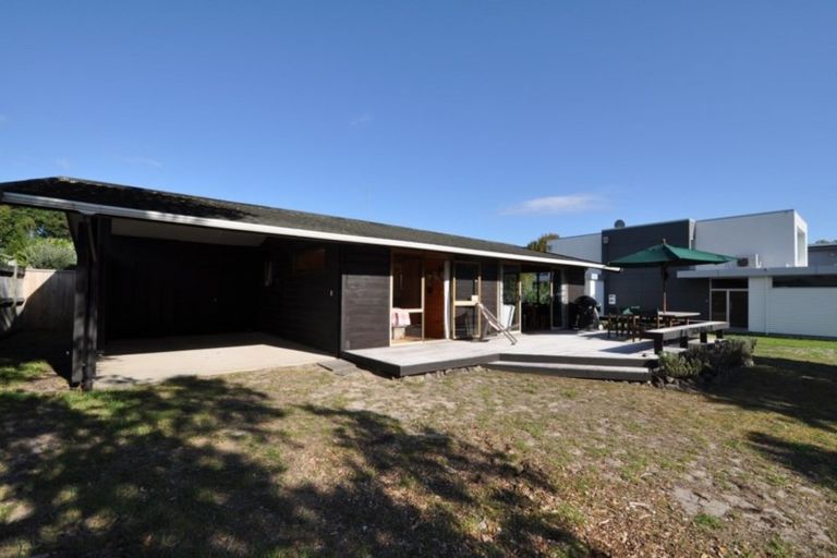 Photo of property in 16 Courtney Place, Pauanui, Hikuai, 3579