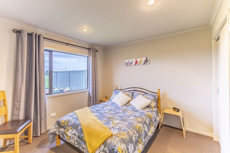 Photo of property in 25 Mcnaughton Place, Onekawa, Napier, 4110