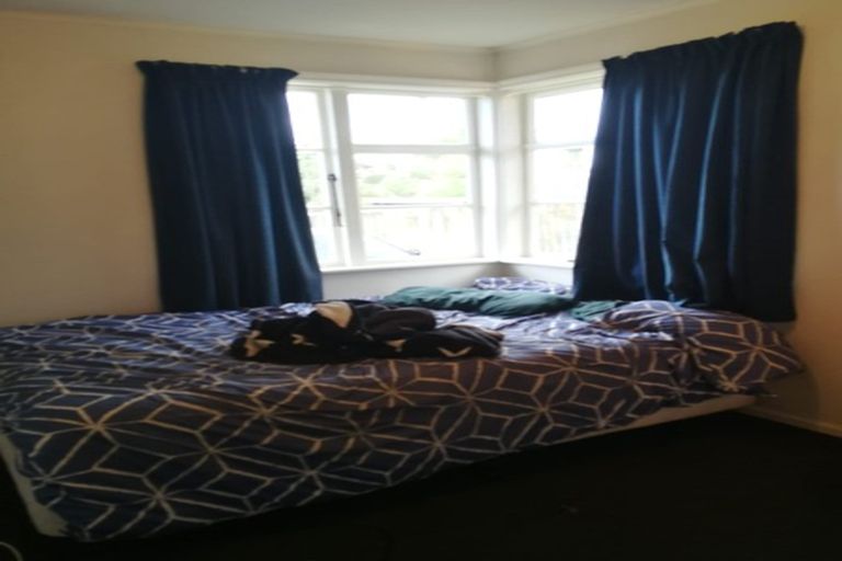 Photo of property in 43 Sunnyside Road, Sunnyvale, Auckland, 0612