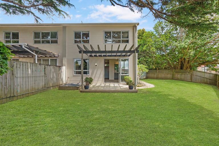 Photo of property in 17a Oakland Avenue, Papatoetoe, Auckland, 2025