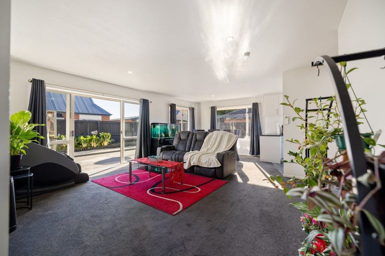 Photo of property in 43 Farnborough Street, Aranui, Christchurch, 8061