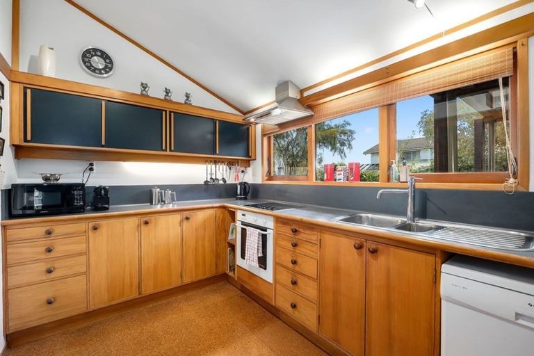 Photo of property in 76 Kairimu Street, Stokes Valley, Lower Hutt, 5019