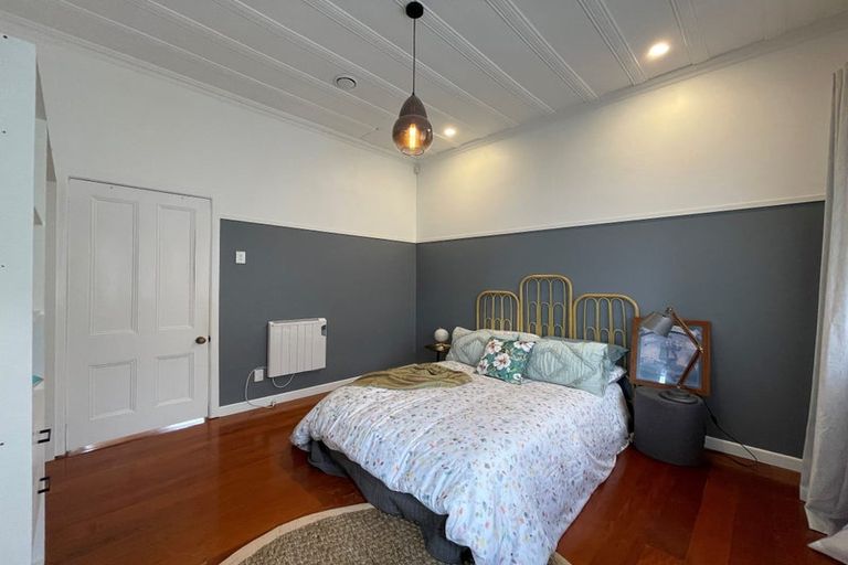 Photo of property in 2 Blacks Road, Greenhithe, Auckland, 0632