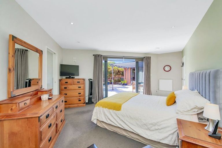 Photo of property in 23 Bridge Street, Southbridge, 7602