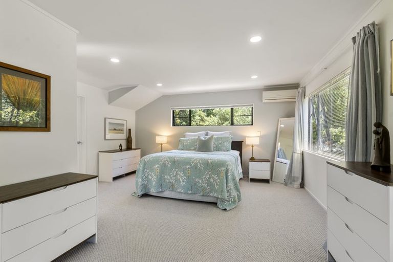 Photo of property in 1/27 Holdaway Avenue, Northcote, Auckland, 0627