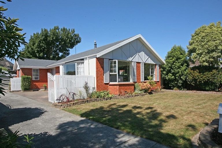 Photo of property in 4 Karnak Crescent, Russley, Christchurch, 8042