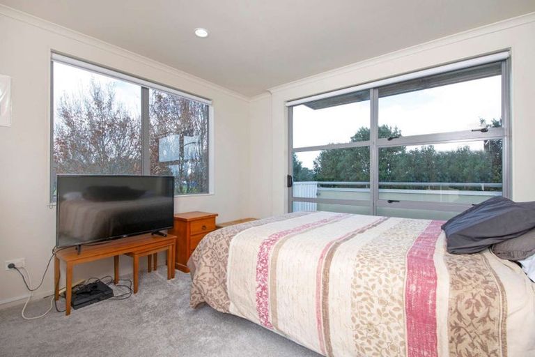 Photo of property in 16 Figaro Crescent, Takanini, 2112