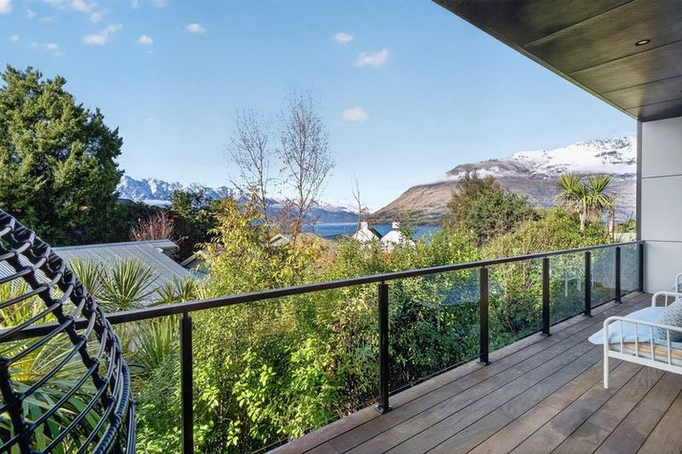 Photo of property in 5c Aspen Grove, Fernhill, Queenstown, 9300