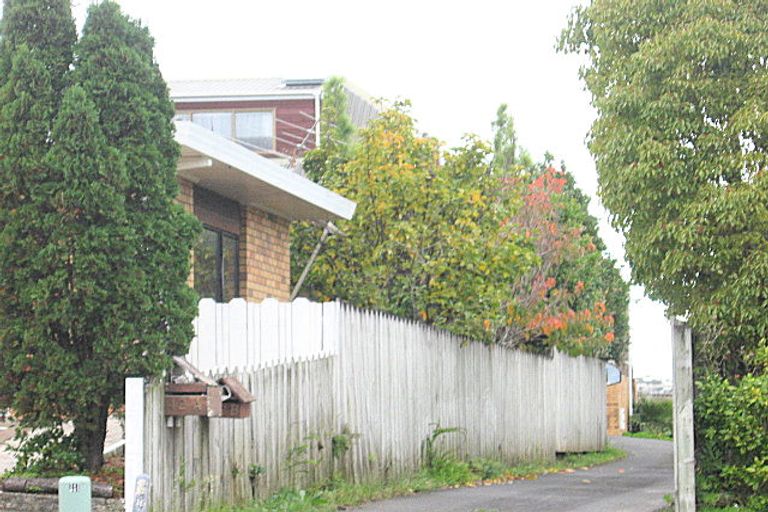 Photo of property in 1/42 Pigeon Mountain Road, Half Moon Bay, Auckland, 2012