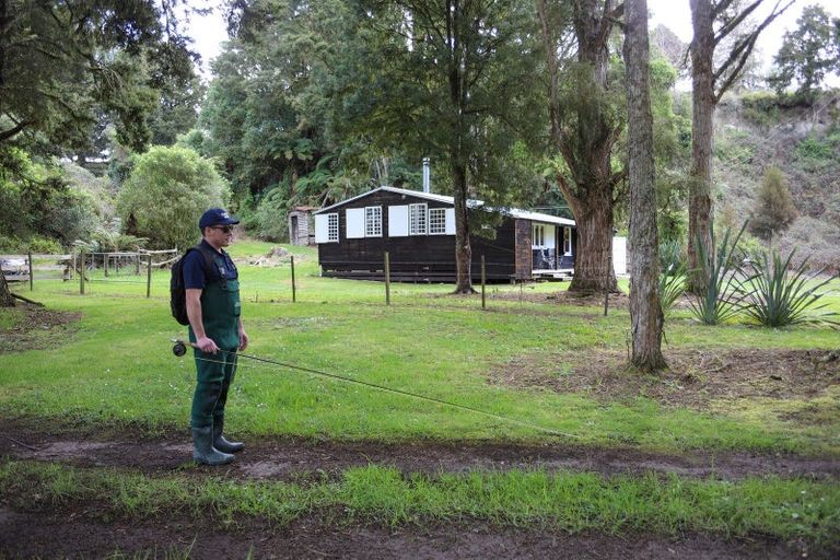 Photo of property in 205 Te Rena Road, Kakahi, 3989
