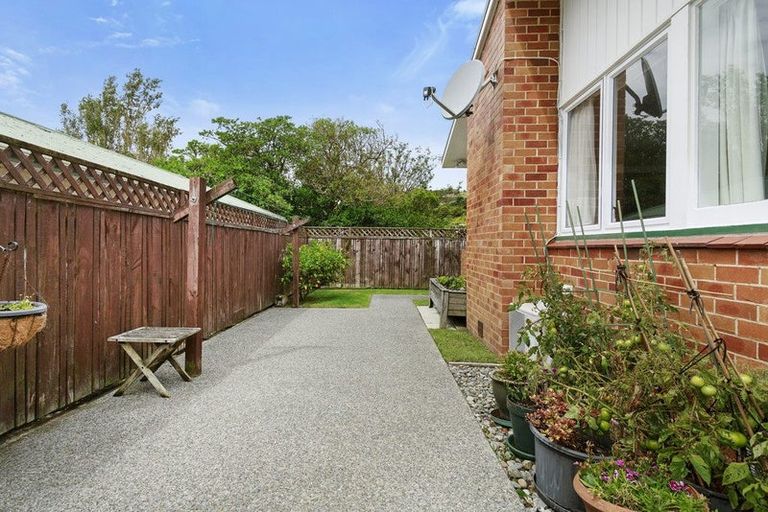 Photo of property in 5 Surrey Street, Tawa, Wellington, 5028