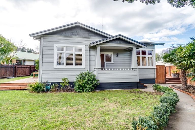 Photo of property in 10 Petane Road, Bay View, Napier, 4104
