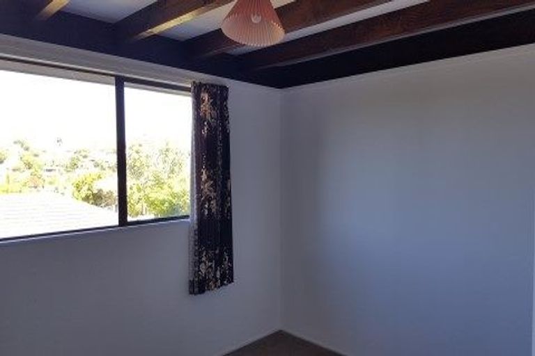 Photo of property in 1/47 Centorian Drive, Windsor Park, Auckland, 0632