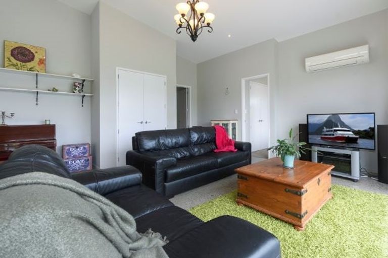 Photo of property in 14 Vantage Place, Omokoroa, 3114