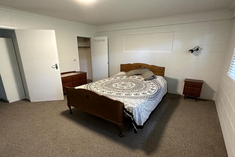 Photo of property in 16 Mccrystal Avenue, Bucklands Beach, Auckland, 2012