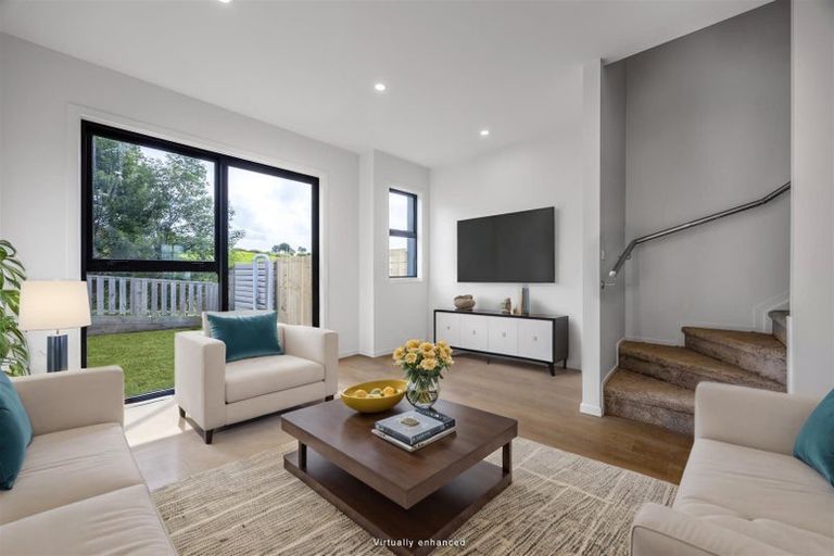 Photo of property in 23 Paina Crescent, Massey, Auckland, 0614