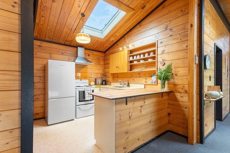 Photo of property in 16 Lupin Road, Otaki, 5512