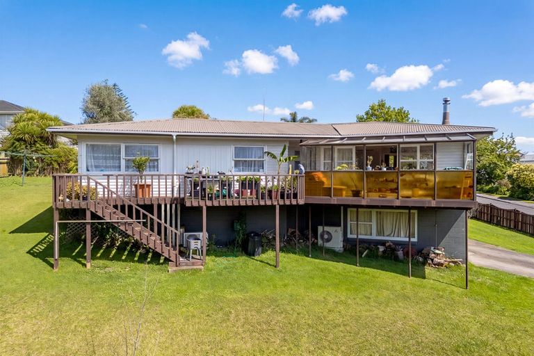 Photo of property in 5 Edgewood Way, Henderson, Auckland, 0612