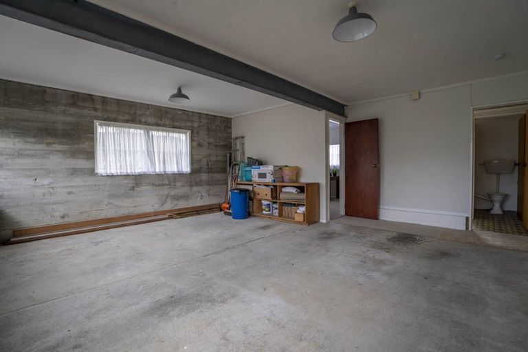 Photo of property in 2 Florio Terrace, Tawa, Wellington, 5028