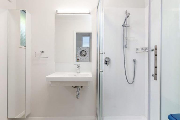 Photo of property in 5a Angle Street, Picton, 7220