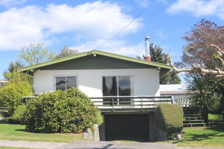 Photo of property in 1/5 Aubrey Crescent, Rainbow Point, Taupo, 3330