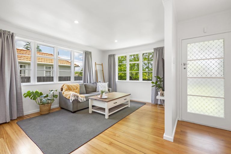 Photo of property in 82 Alfred Street, Fairfield, Hamilton, 3214