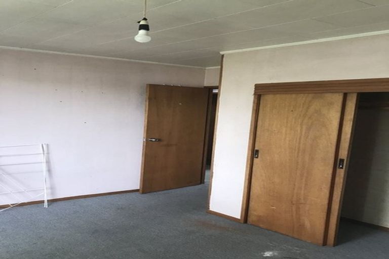 Photo of property in 2/24 Tango Place, Henderson, Auckland, 0610