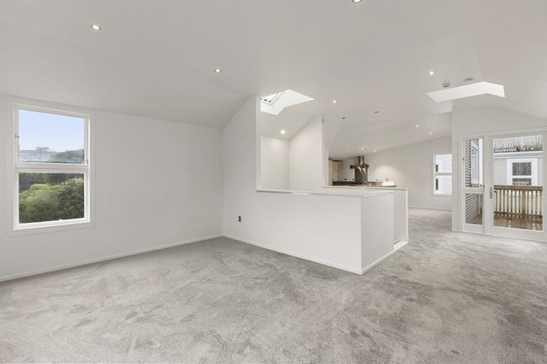 Photo of property in 20 Parliament Street, Thorndon, Wellington, 6011