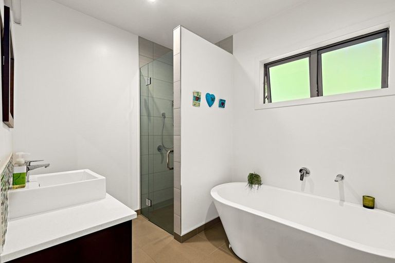 Photo of property in 5 Wrybill Way, Point Wells, Warkworth, 0986