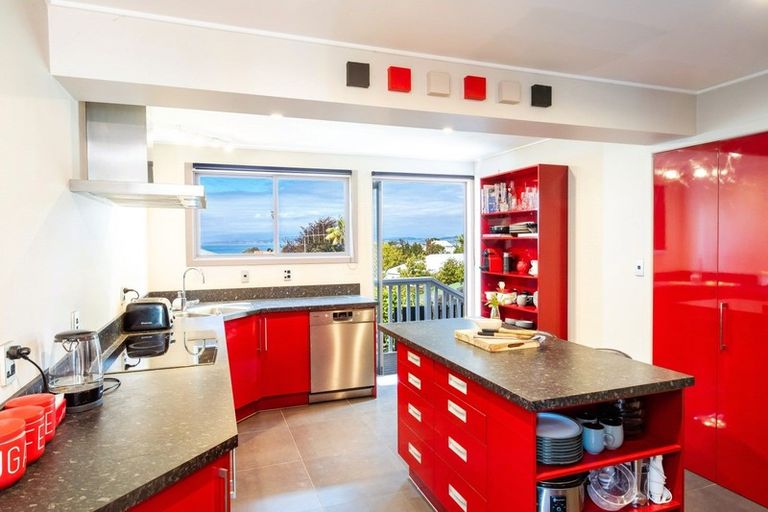 Photo of property in 6 Fitzroy Road, Bluff Hill, Napier, 4110