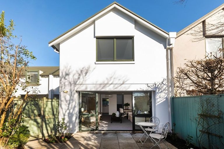 Photo of property in 2/54 Derby Street, St Albans, Christchurch, 8014