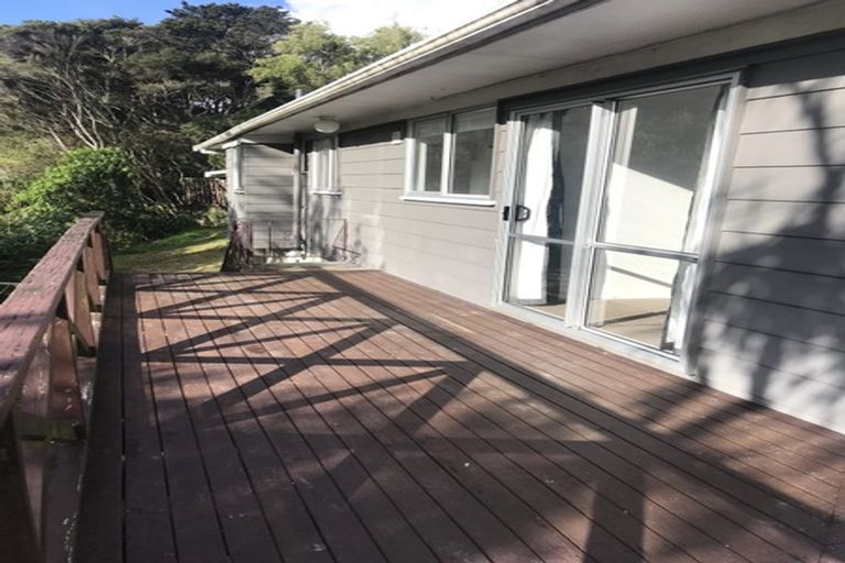 Photo of property in 28 Spinella Drive, Bayview, Auckland, 0629
