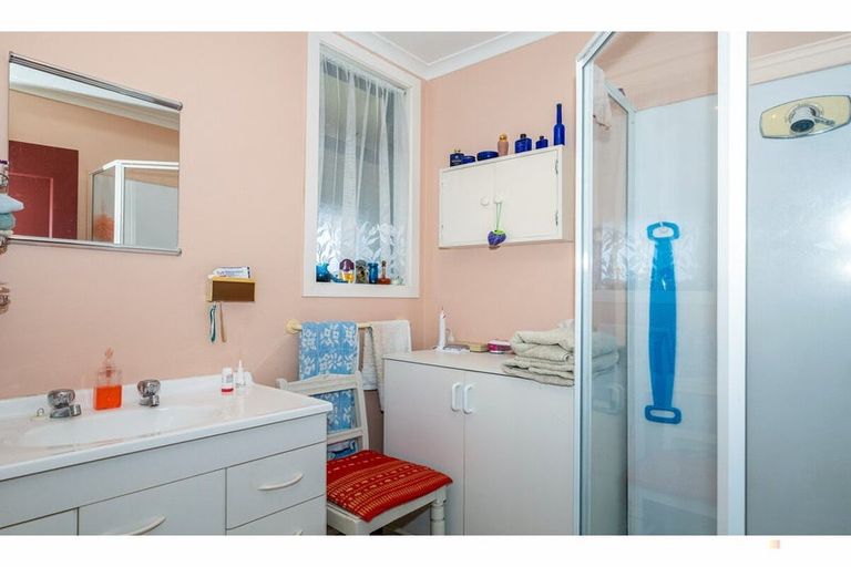 Photo of property in 39 Rhodes Street, Waimate, 7924