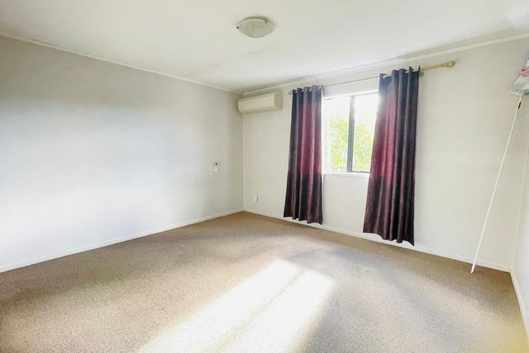 Photo of property in 1/26 Ludlow Terrace, Totara Vale, Auckland, 0627