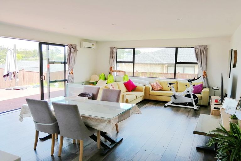 Photo of property in 5 Tararua Street, Massey, Auckland, 0614