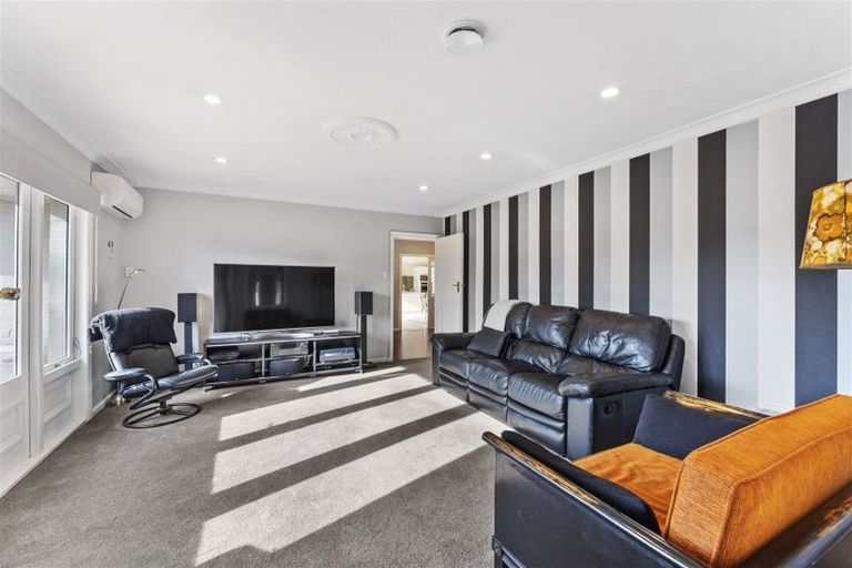 Photo of property in 2 Colwyn Street, Bryndwr, Christchurch, 8053