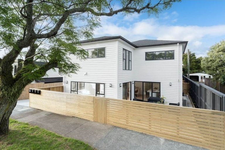 Photo of property in 11c Addison Street, Blockhouse Bay, Auckland, 0600