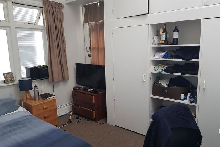 Photo of property in 8 Shannon Street, Mount Victoria, Wellington, 6011