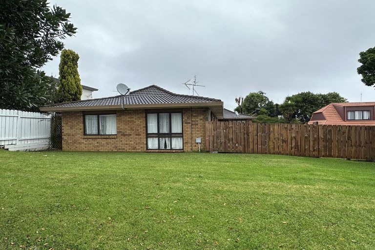 Photo of property in 6 Orangewood Drive, Northpark, Auckland, 2013