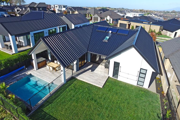 Photo of property in 17 Longbow Terrace, Flagstaff, Hamilton, 3210