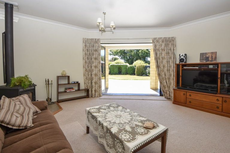 Photo of property in 39 Armstrong Avenue, Carterton, 5713