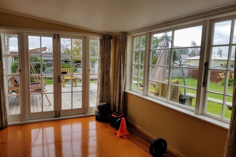 Photo of property in 9 Edward Street, Dannevirke, 4930
