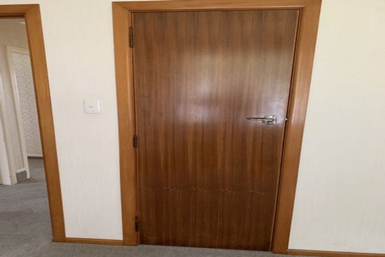 Photo of property in 19 Catherine Crescent, Paparangi, Wellington, 6037